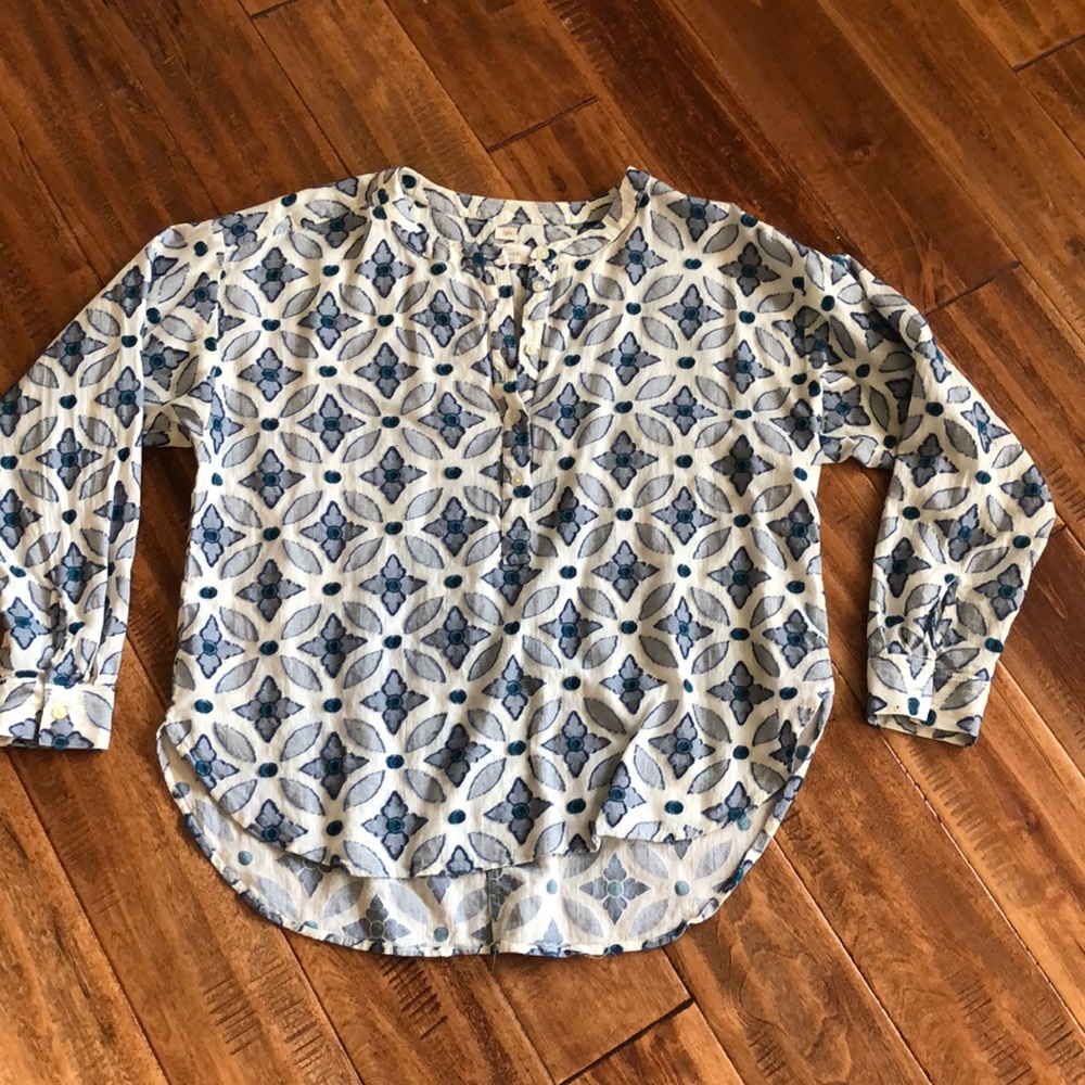 Soft cotton white and blue button blouse